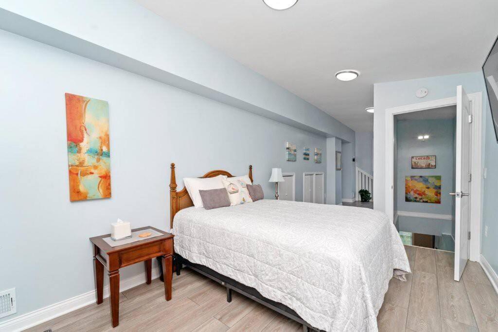 Cozy, Top-Floor 3Br Loft With Balcony In West Town Chicago Exterior photo